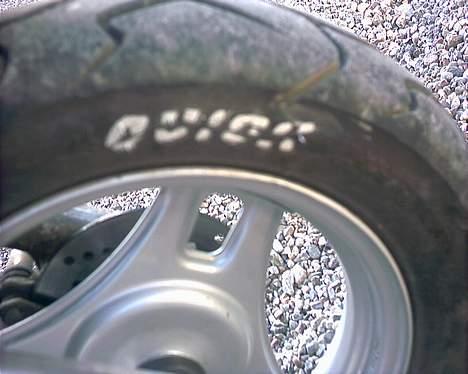 PGO comet SMADRET - detter er mit fordæk med dækskrift billede 3