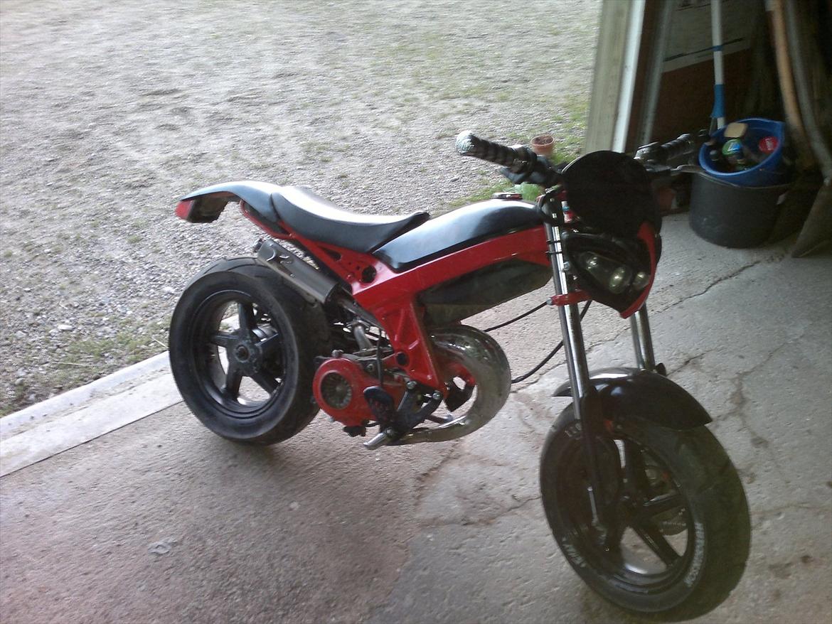 Suzuki Street magic    (SOLGT) billede 3