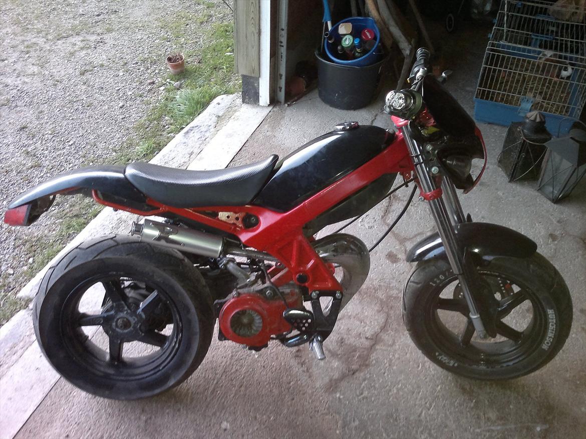 Suzuki Street magic    (SOLGT) billede 4