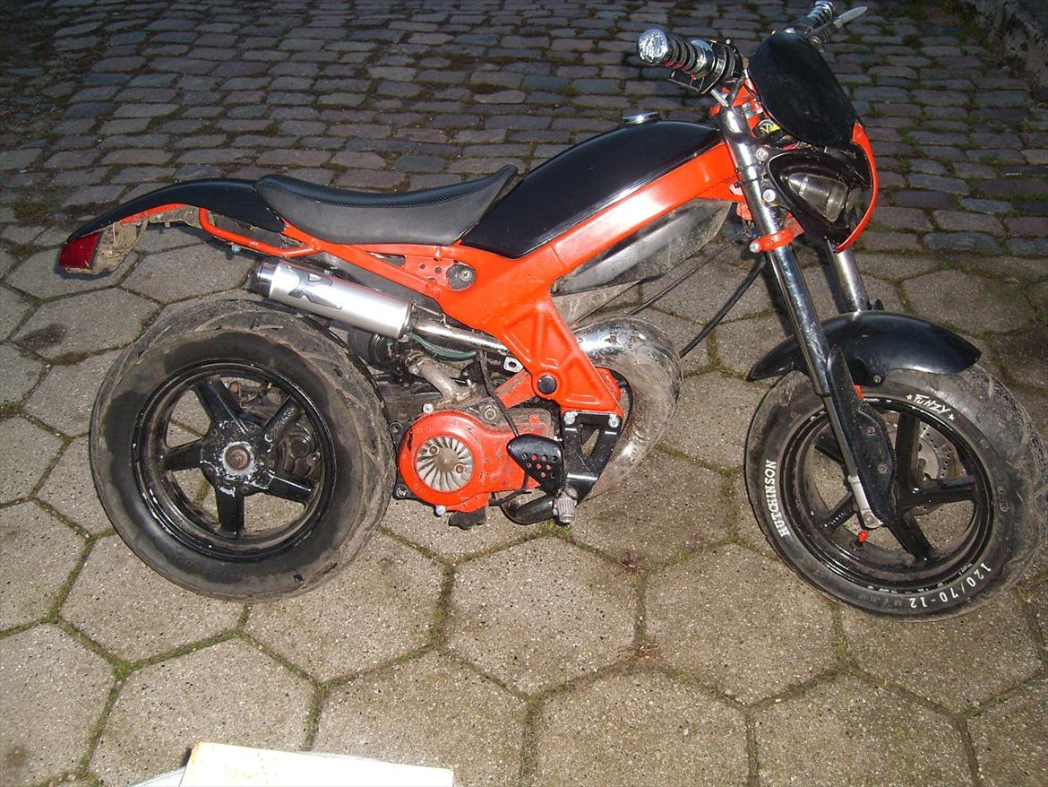 Suzuki Street magic    (SOLGT) billede 15