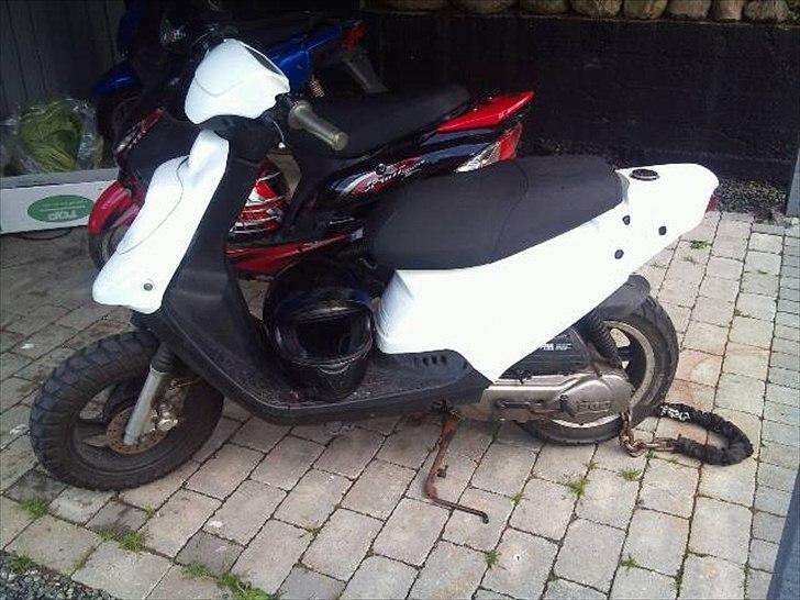 PGO Hot 50 (Hottens Historie) - 10 Maj: Nye skjolde igen ! (Snehvide for the way ) billede 13