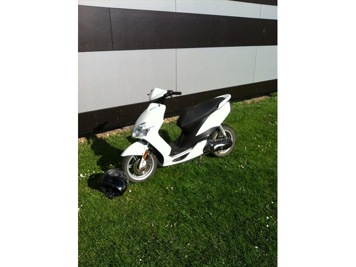 {{currentPhoto.altText}} billede {{currentPhoto.number}}