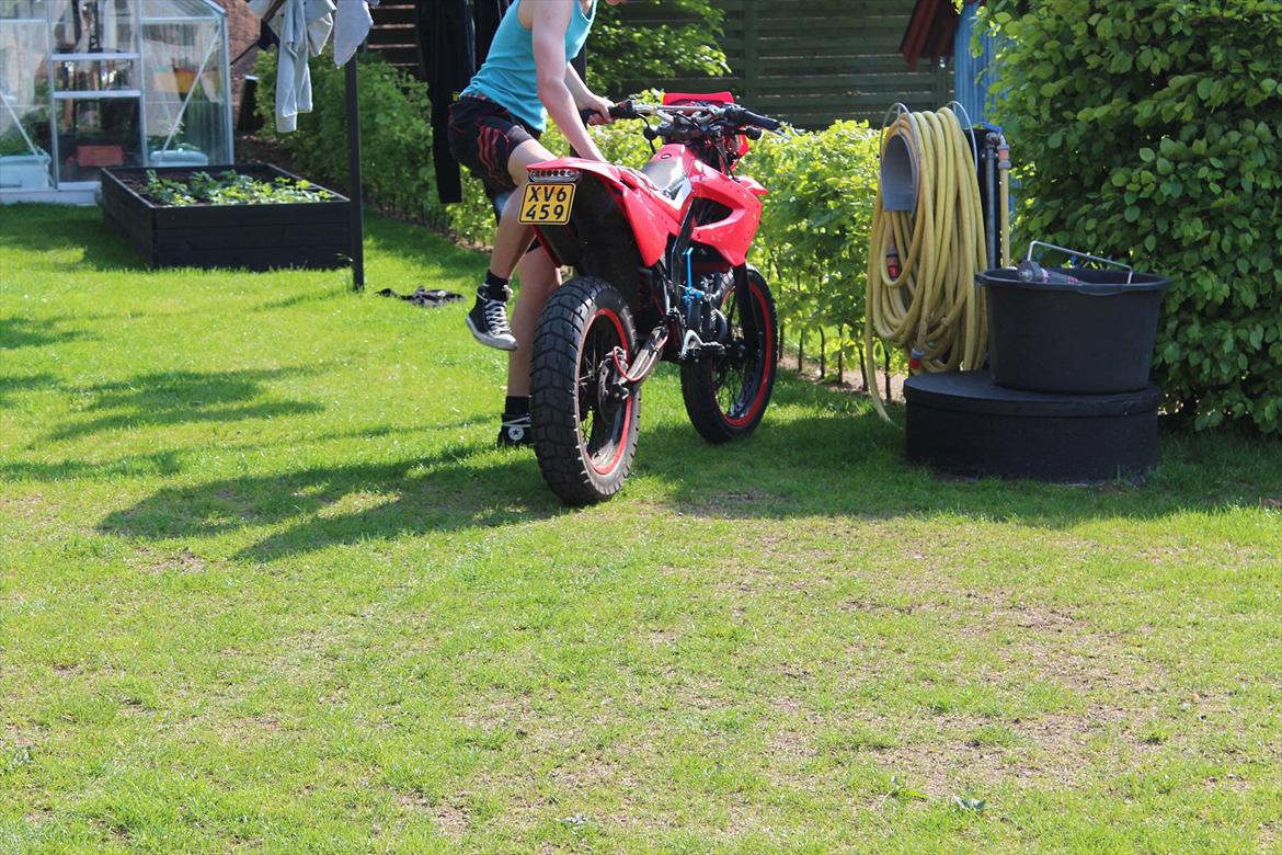 Gilera  ( tidl scooter)Smt model 07 med alle papir nyreno - den er sku flot.. :) billede 2