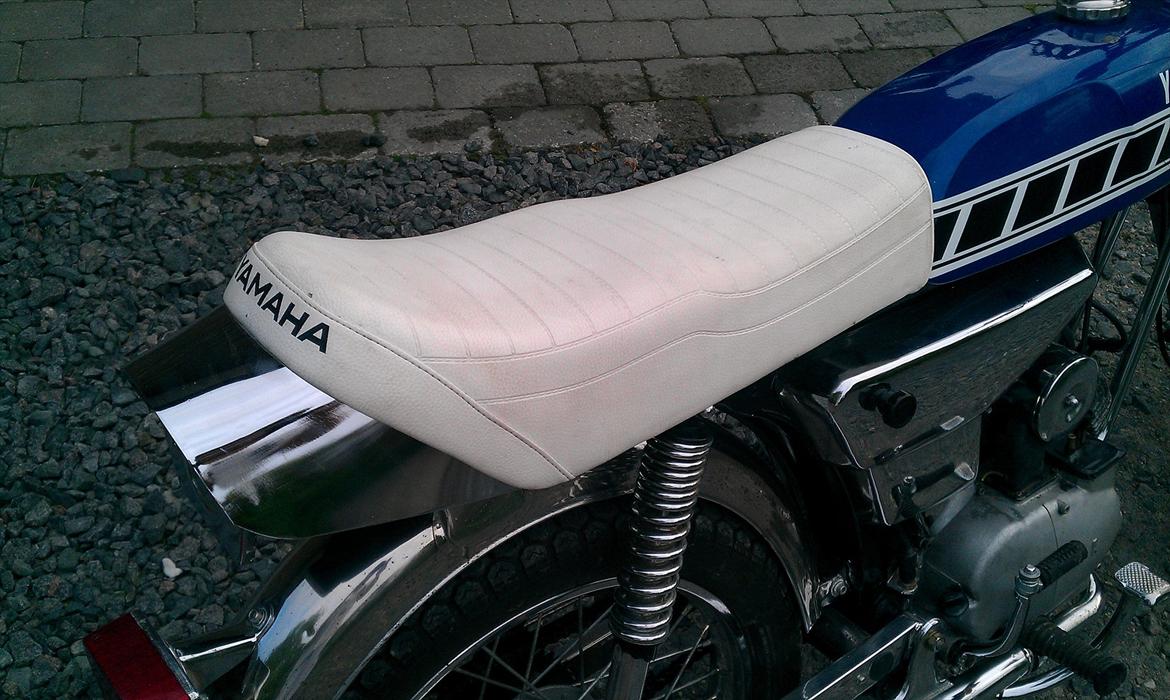 Yamaha FS1 4 Gear - Det hvide sæde, som jeg synes ser rigtig godt ud på hende. billede 3