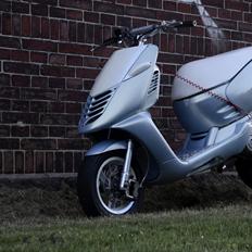 Aprilia Sonic - Lux Selection