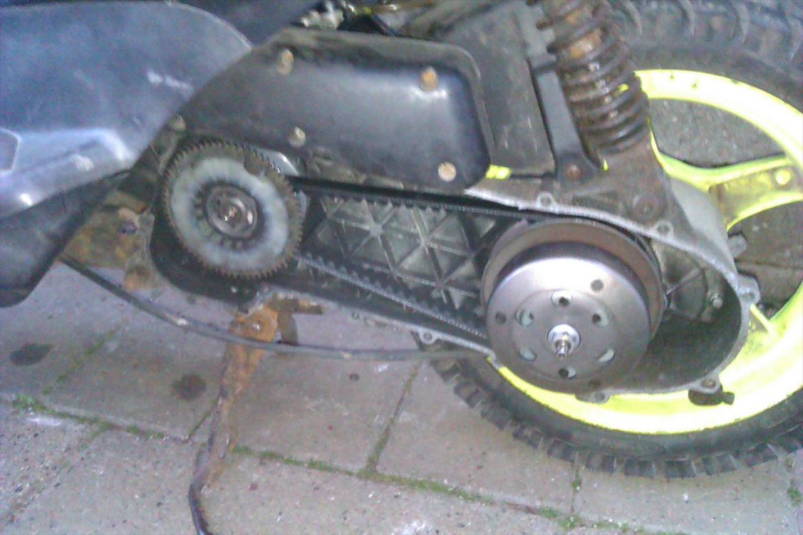 Derbi Atlantis Bullet (AC SD) - syntes selv at hele Remskiverne er store ! Men ved ikke om det er Std :) billede 9