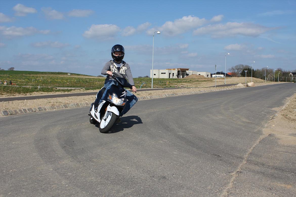 Yamaha Jog R (SOLGT) - Den er god til de sving der! billede 8