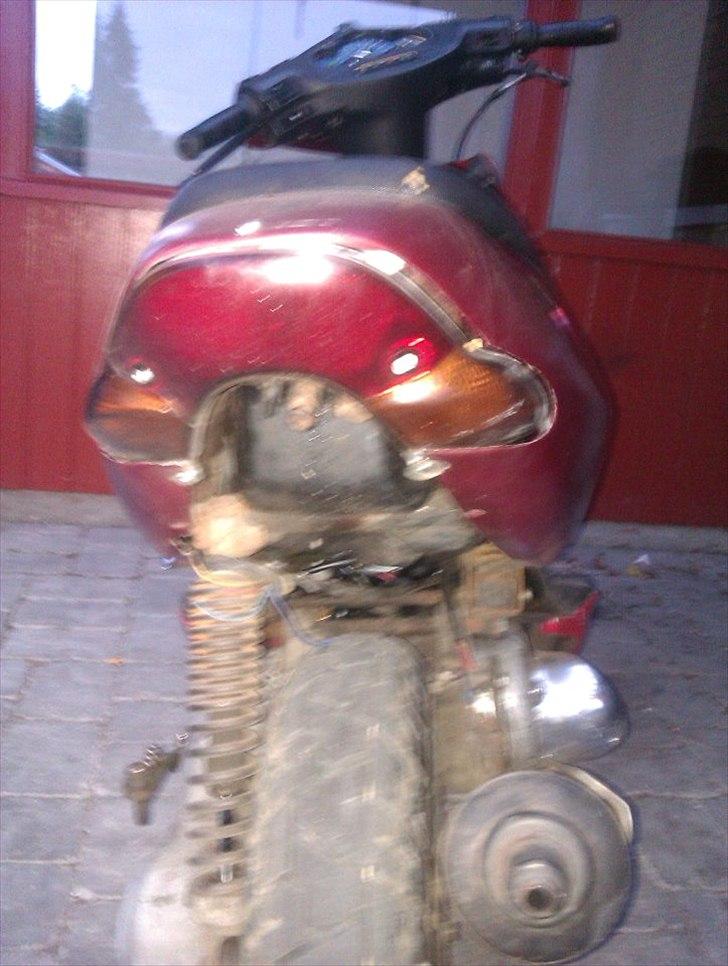 Aprilia sonic SOLGT billede 2