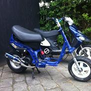 Piaggio Zip baneracer