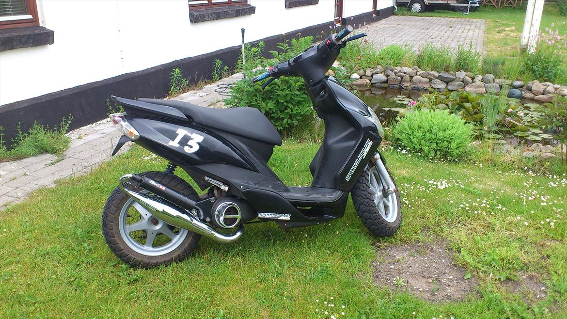 Yamaha jog r - med den nye baglygte billede 1