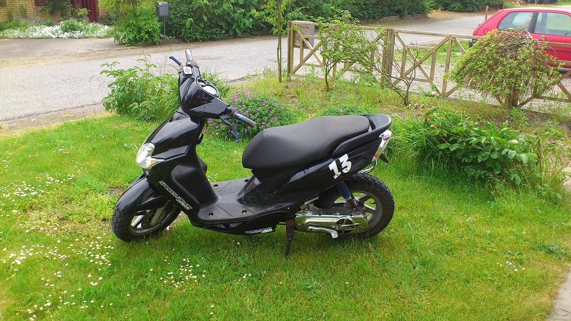 Yamaha jog r - med den nye baglygte billede 3