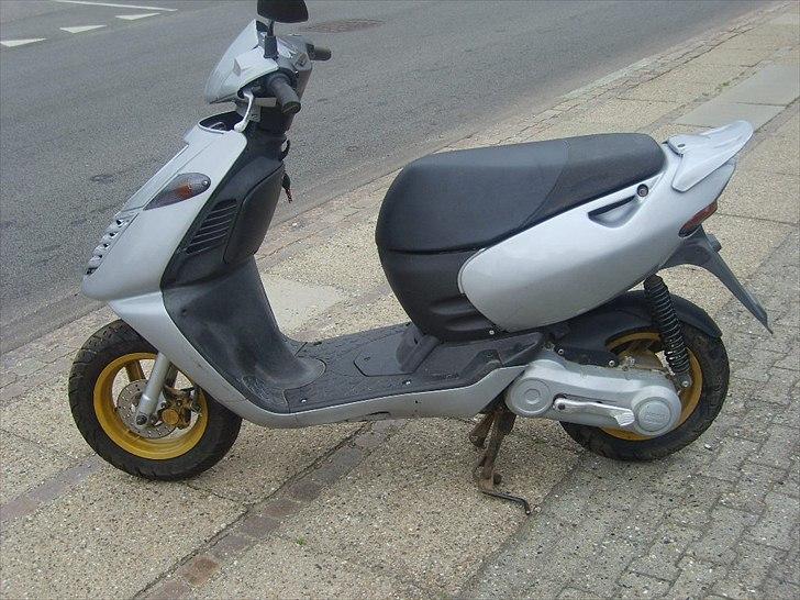 Aprilia Sonic Gp billede 3