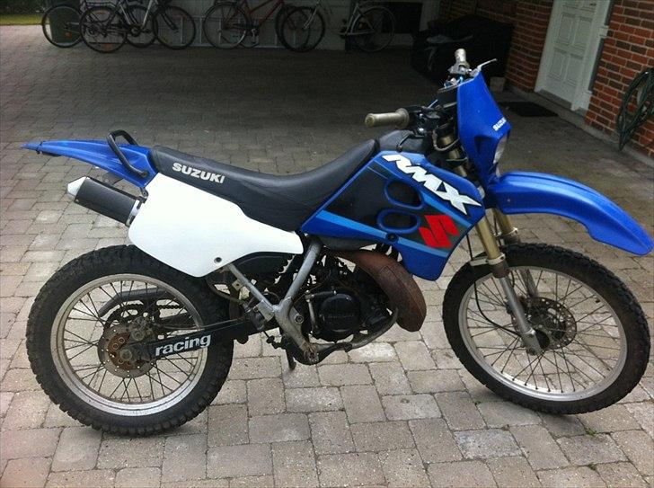 Suzuki RMX - Før udstødning blev malet og baglygten kom på billede 2