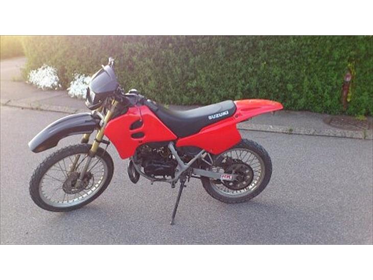 {{currentPhoto.altText}} billede {{currentPhoto.number}}