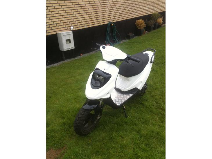 {{currentPhoto.altText}} billede {{currentPhoto.number}}