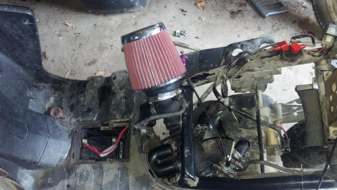 VGA grido - jah min vens powerfilter var tilstoppet og ville ikke køre ordenligt så på vi jo finde et seriøst filter til ham ;) min reserve filter til min bil ;) billede 2