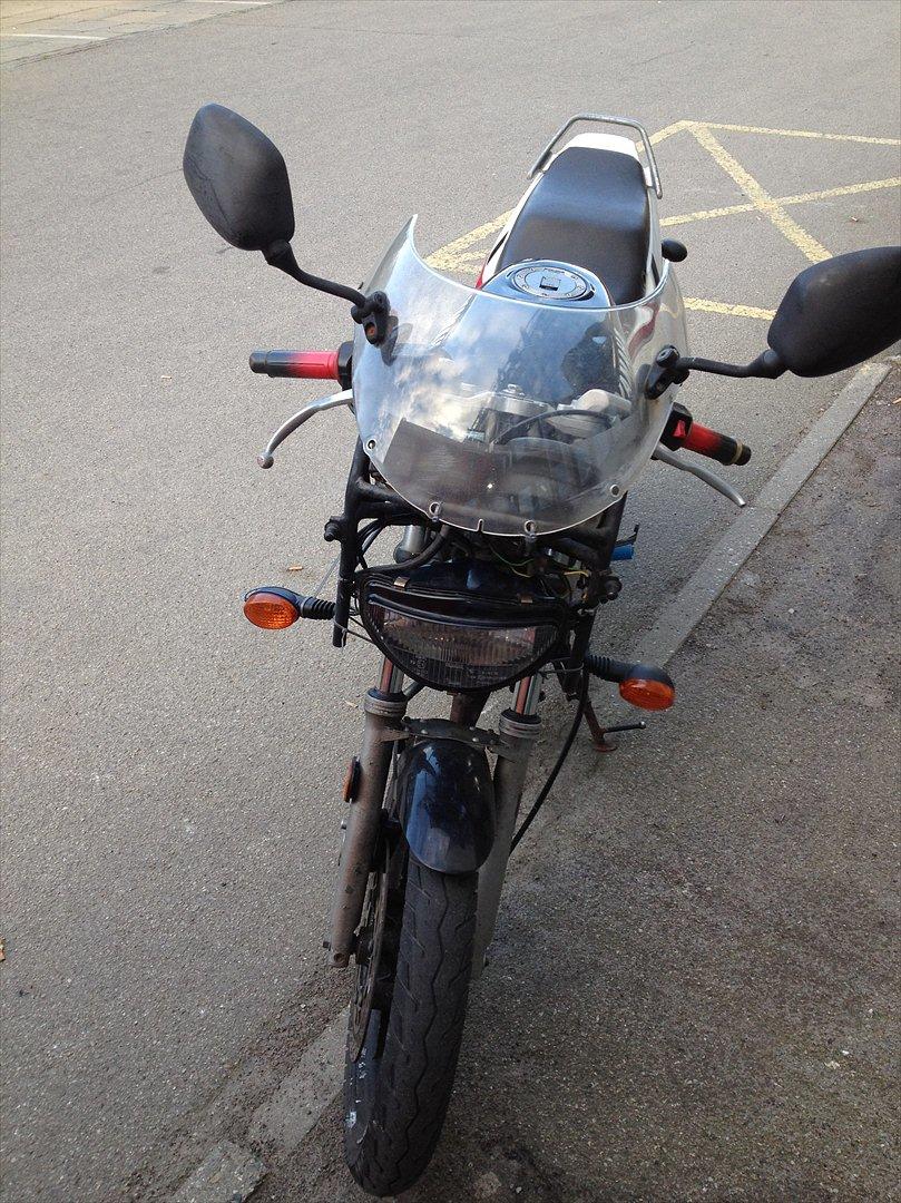 Yamaha Tzr billede 1