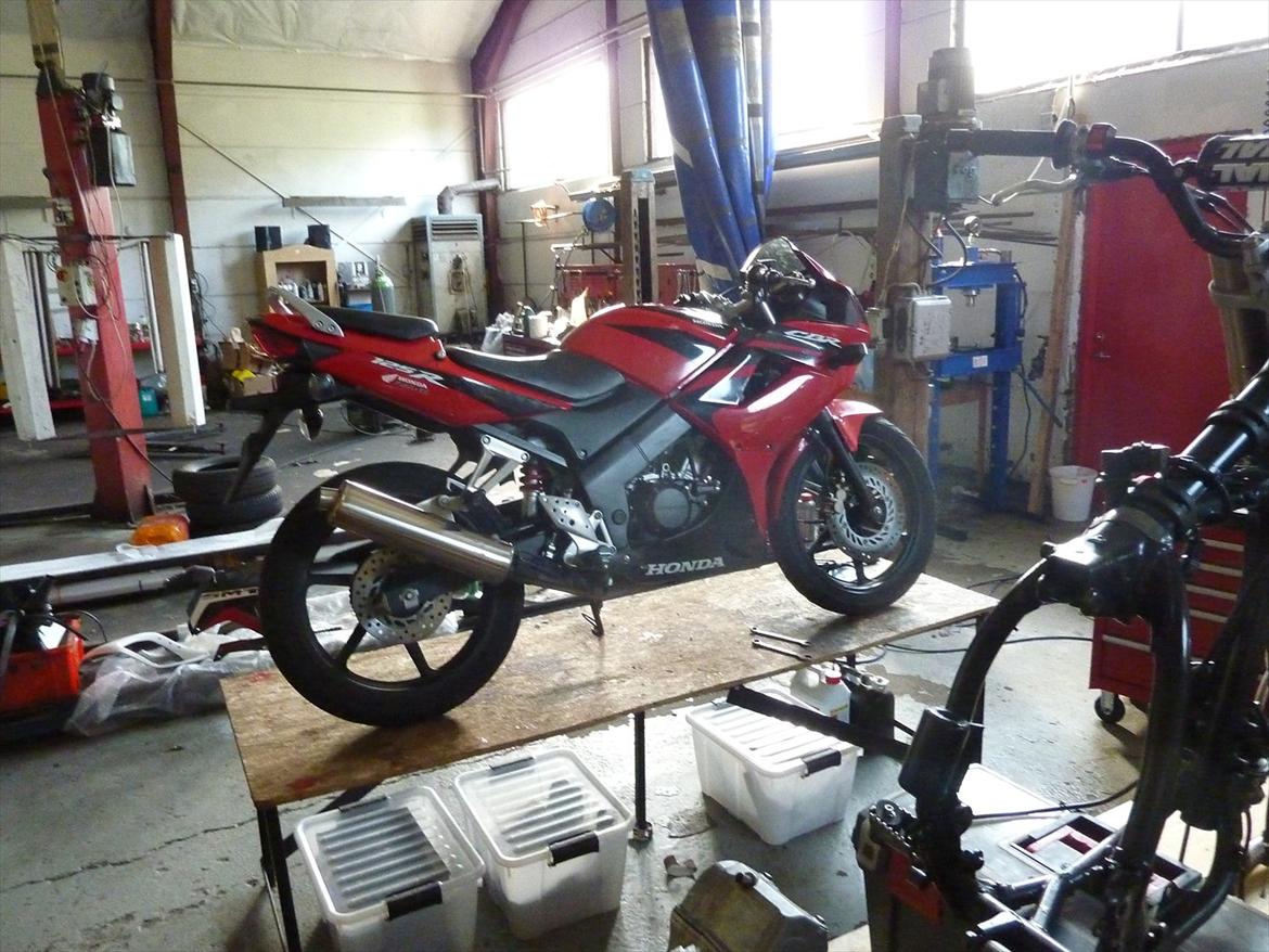 Honda CBR 125R billede 3