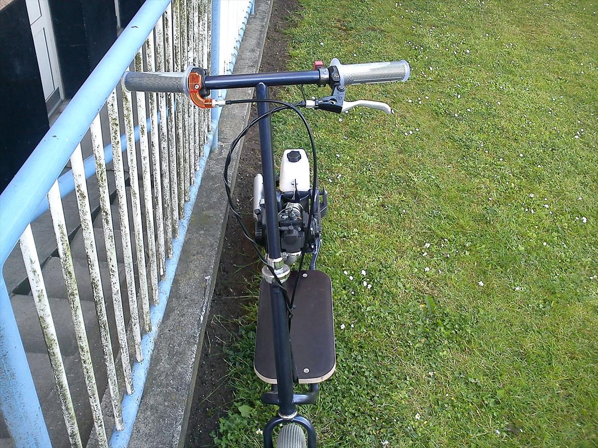 MiniBike hjemmelavet løbehjul billede 3