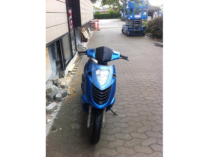 {{currentPhoto.altText}} billede {{currentPhoto.number}}