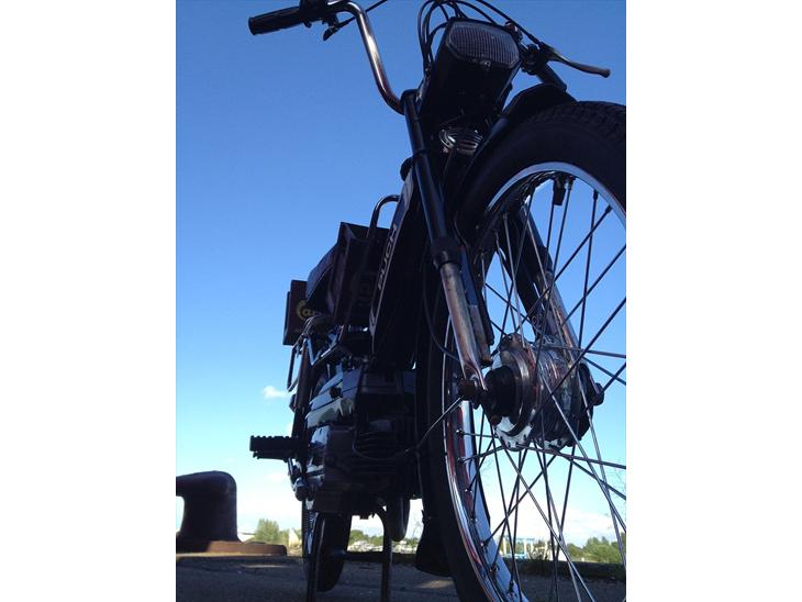 {{currentPhoto.altText}} billede {{currentPhoto.number}}