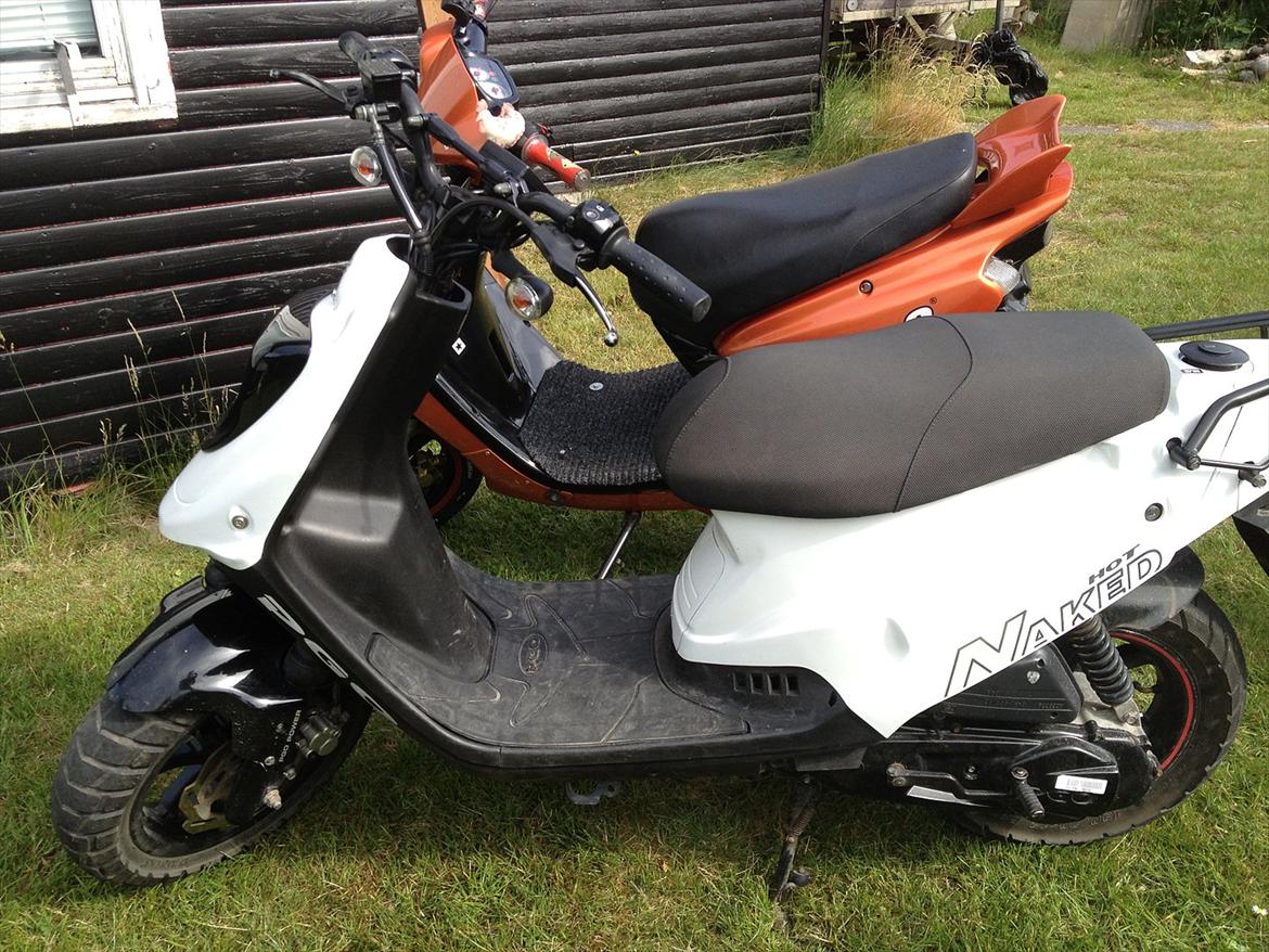 PGO Hot Naked billede 4