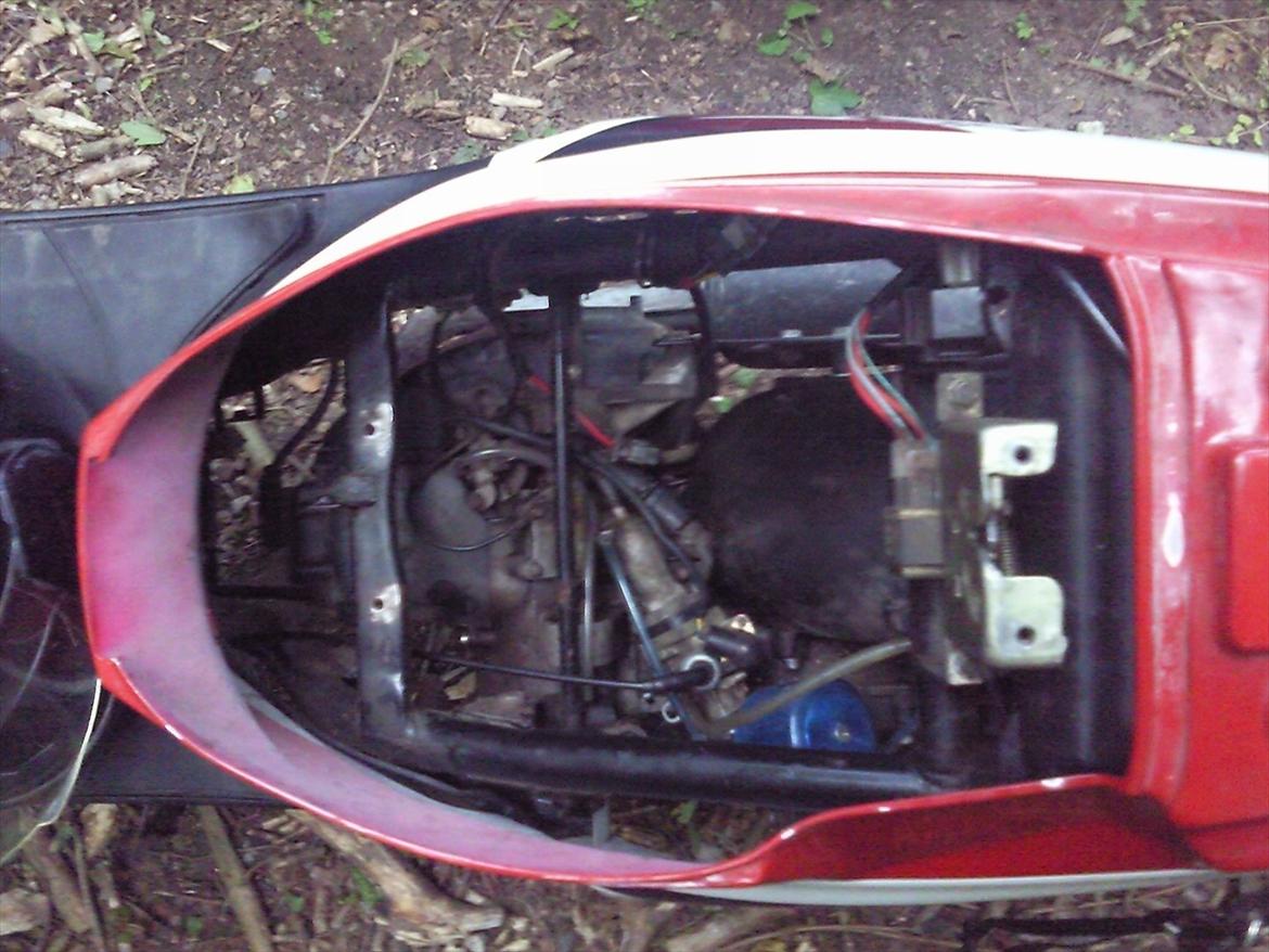 PGO hot 50 - Motor blok da jeg fik den, skulle gerne bliver helt sotr højglans billede 18