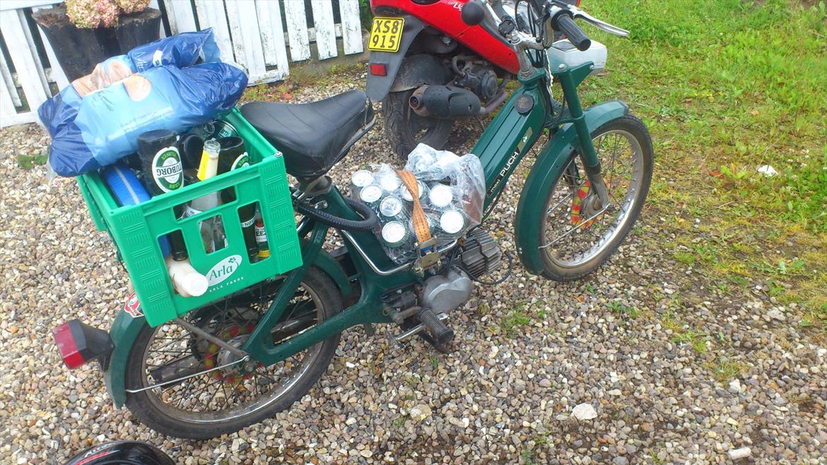 Puch Maxi K (Sally) - Sådan skal en Maxi pakkes, tomme flasker i kassen, og en kasse øl på tanken ;) billede 1