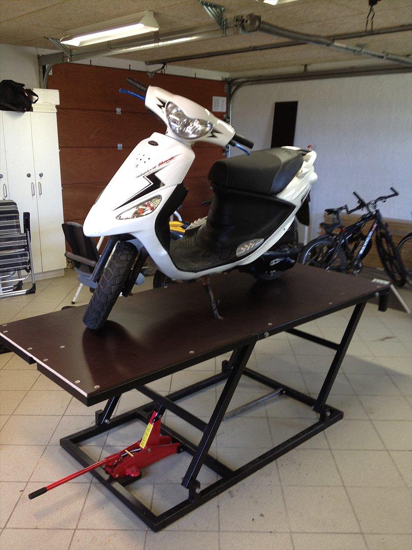 PGO White Magic AC  billede 1