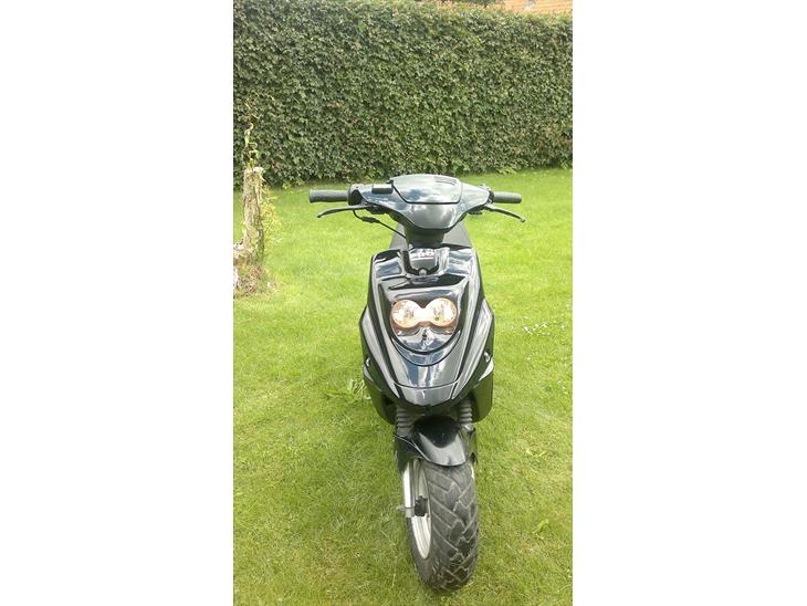 {{currentPhoto.altText}} billede {{currentPhoto.number}}