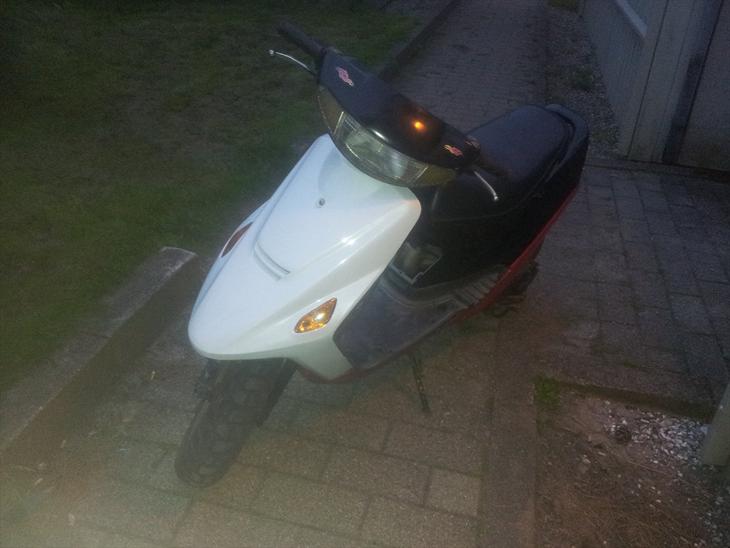 {{currentPhoto.altText}} billede {{currentPhoto.number}}