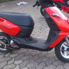 Aprilia sonic pata negra