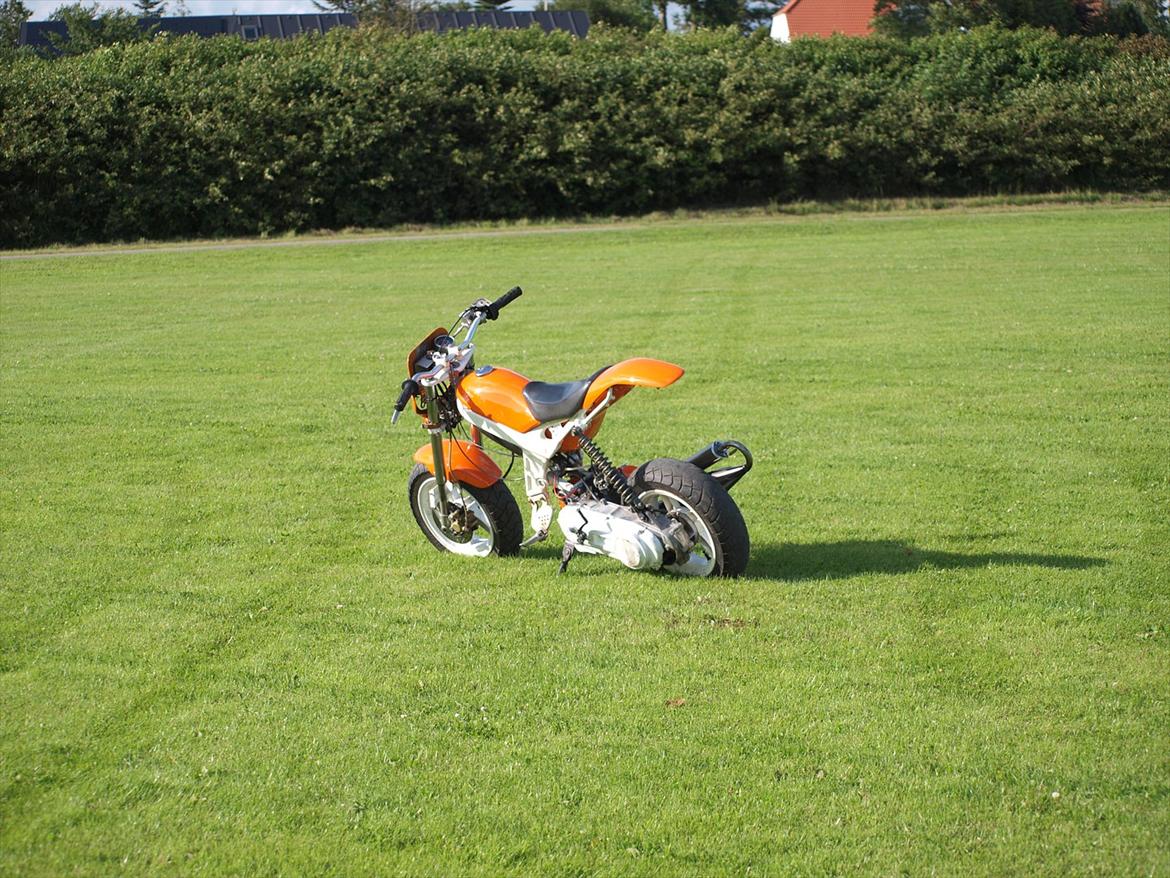 Suzuki Street magic - Margit! 70cc - Foran vores hus :-) billede 5