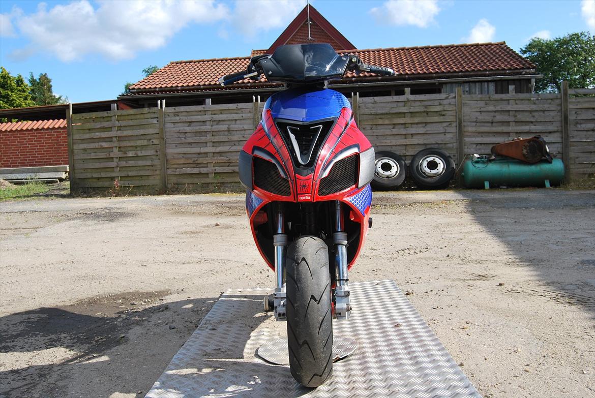 Aprilia SR50R Factory BB77 - Spiderman Edition billede 3