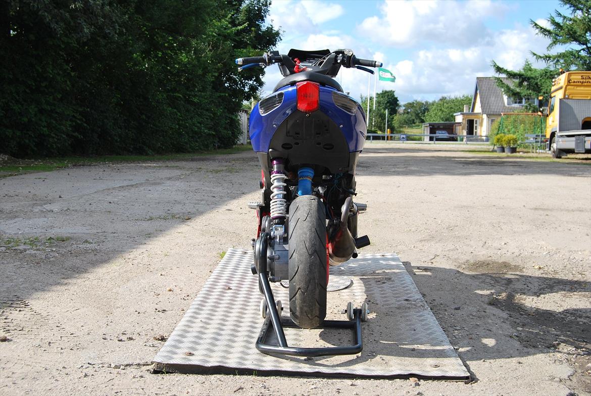 Aprilia SR50R Factory BB77 - Spiderman Edition billede 7