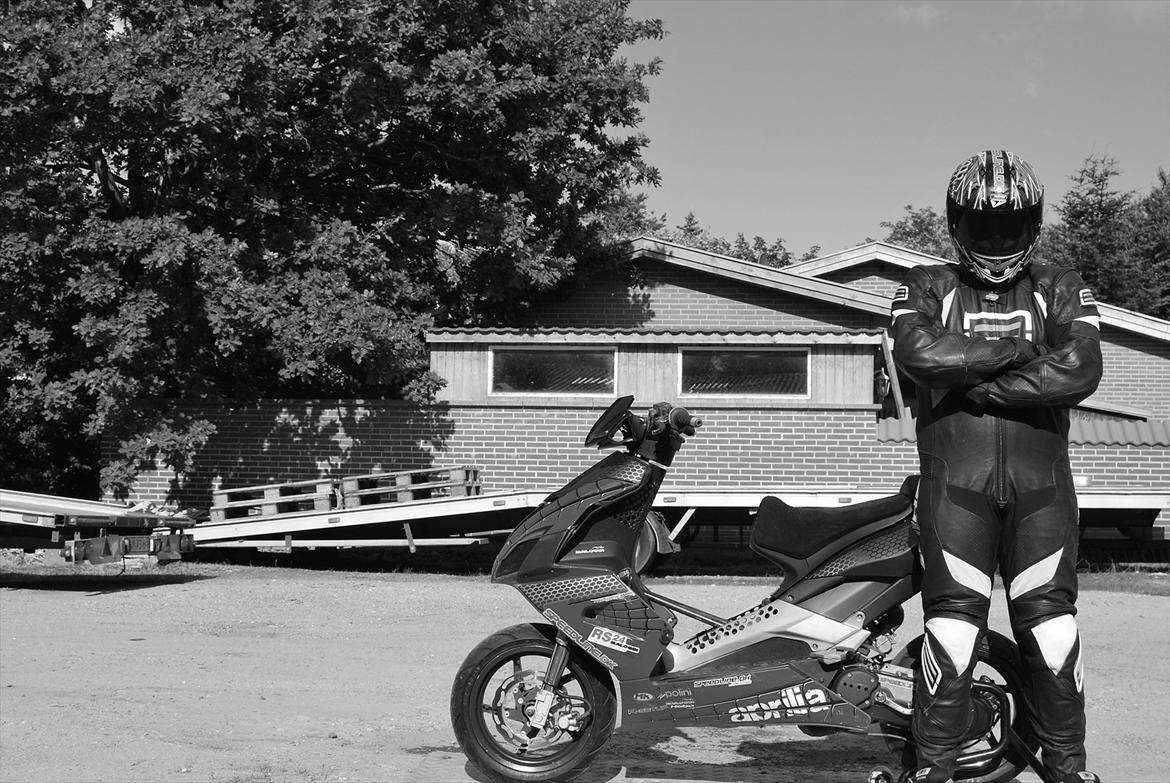 Aprilia SR50R Factory BB77 - Spiderman Edition billede 1