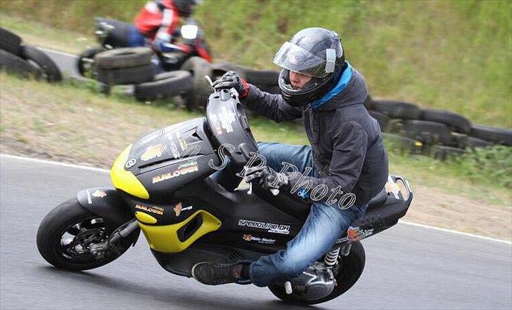 Gilera Runner LC DD - det er min lillebror der ville prøve :) billede 1