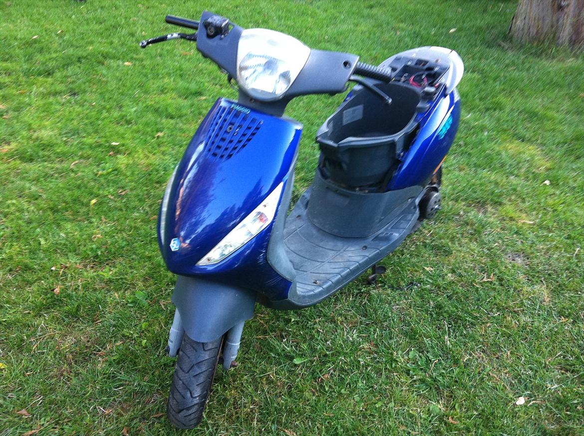 Piaggio zip [Solgt] - Foran, som i kan se mangler sæde billede 2