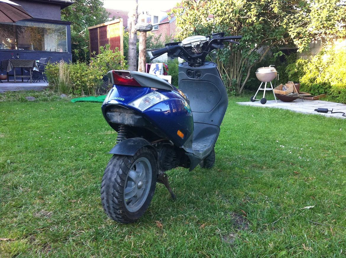 Piaggio zip [Solgt] - bagfra, som i kan se mangler sæde billede 3