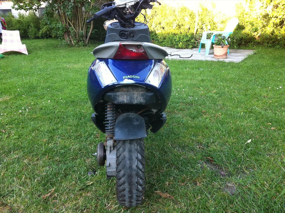 Piaggio zip [Solgt] - bagfra, som i kan se mangler sæde billede 4