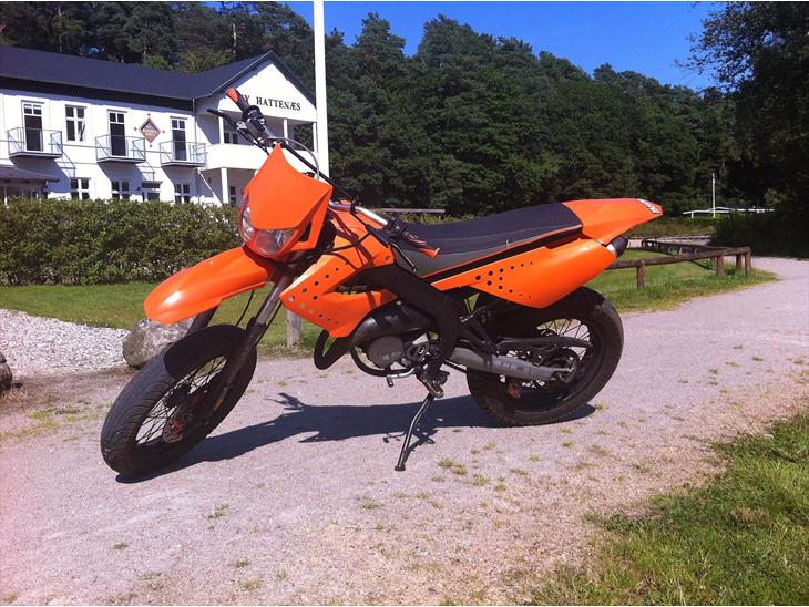 {{currentPhoto.altText}} billede {{currentPhoto.number}}