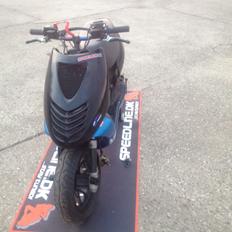 Aprilia son/rox bb77 nyt album