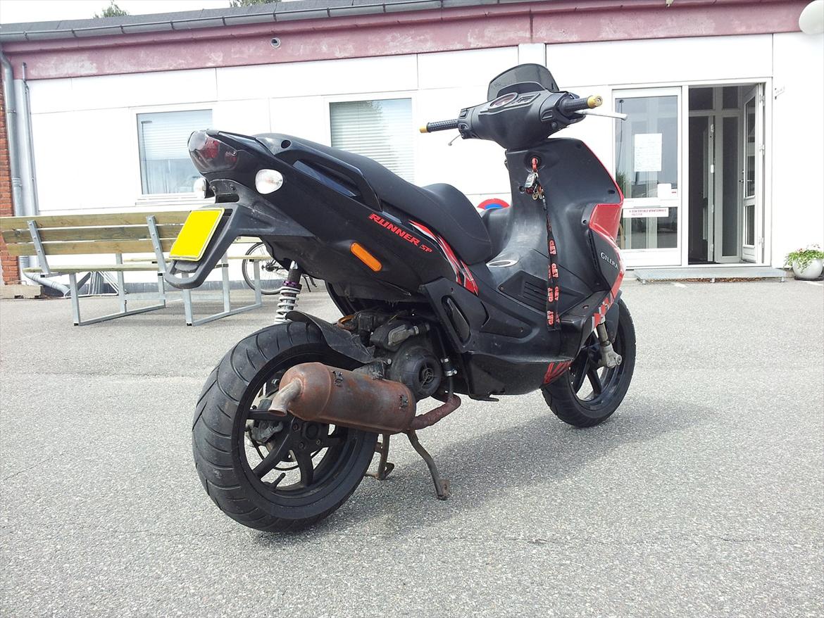 Gilera New Runner SP AC DD - planen er at lave den som den nye special model så SR factory udstødning kommer på :) billede 3