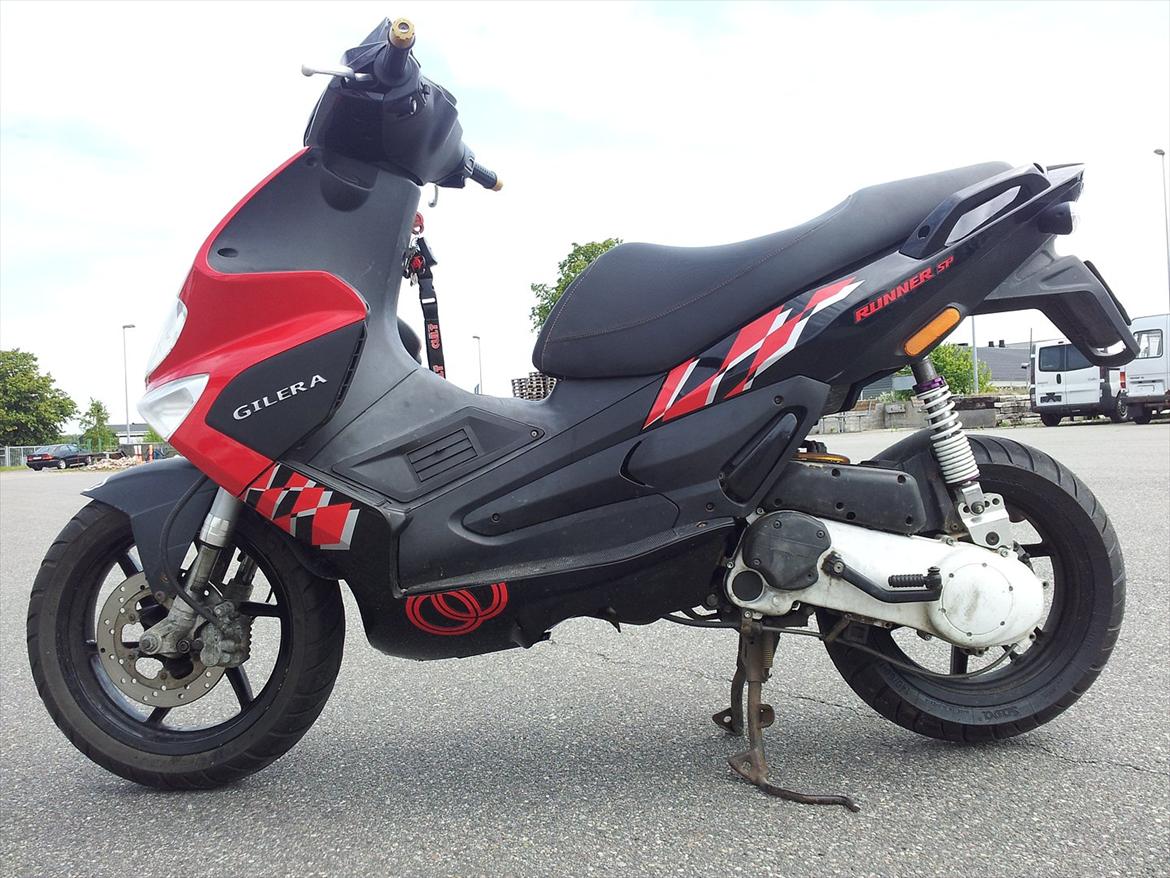 Gilera New Runner SP AC DD - NU!! :) .. se billede 11-12 for hvordan den så ud før ! billede 7