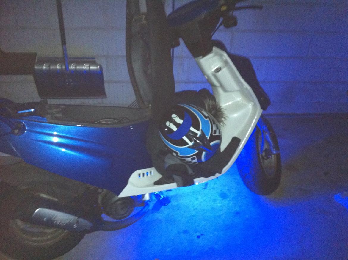 PGO Hot 50 - Så kom der neon under:D billede 7