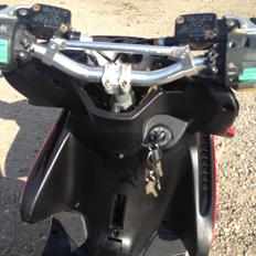 Yamaha aerox lc
