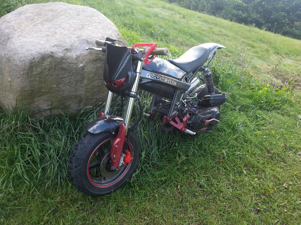 Suzuki street magic (ssm) baghjuls maskinen billede 1