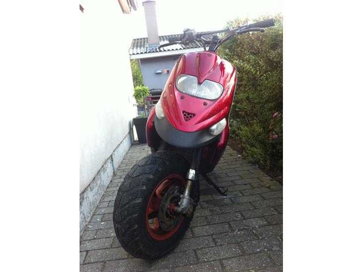 {{currentPhoto.altText}} billede {{currentPhoto.number}}