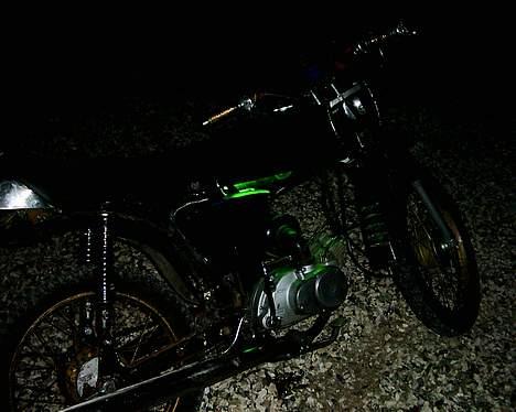 Suzuki k 50 4 gear - sidder lige op under tanken billede 11
