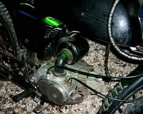 Suzuki k 50 4 gear - batteriet er et 12 volts 1.2 ampere fra Thansen billede 12